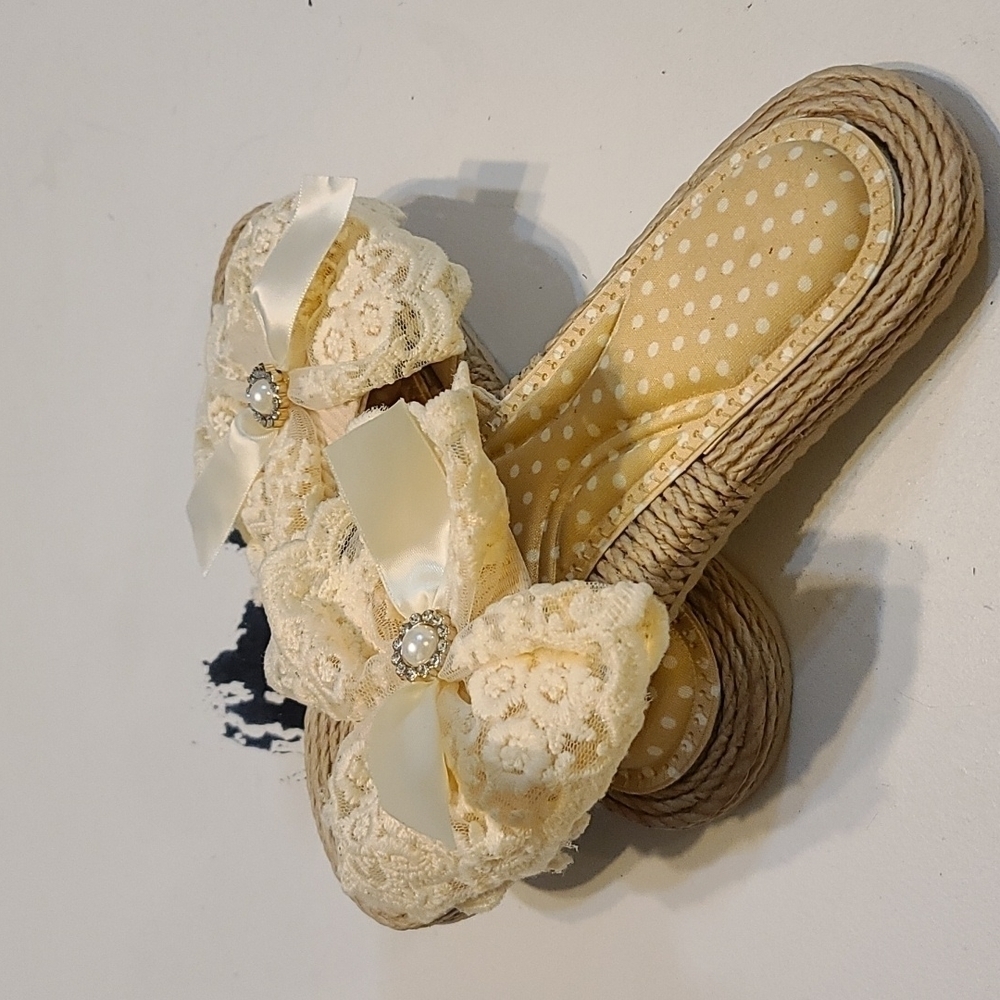 She & In (?)Espadrille Slip-on Sandals Lacy Bow Jewel Sz 7/7.5? Added Insole EUC